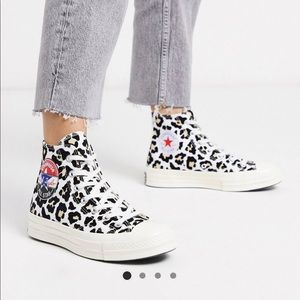Chuck 70 Hi ‘Logo Play- Desert Ore’